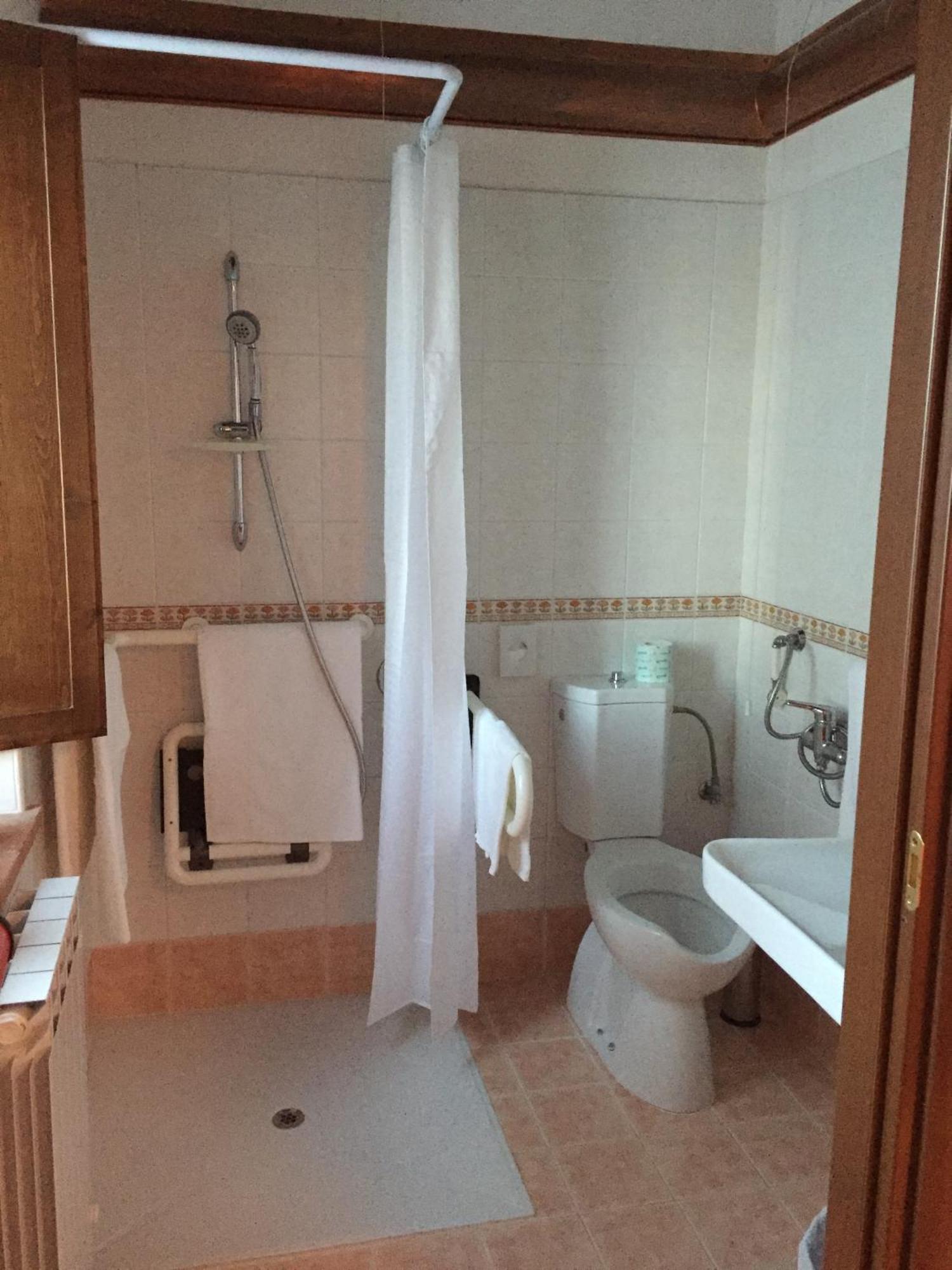 Rosso Porpora Villa Colle Umberto  Room photo