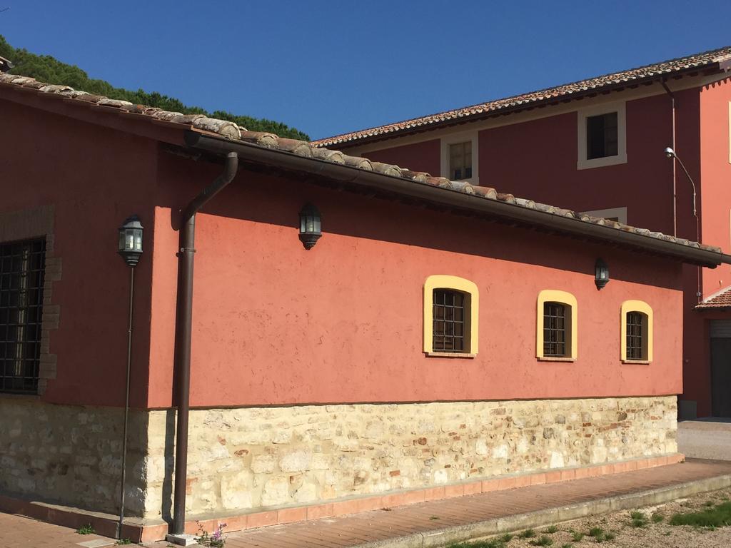 Rosso Porpora Villa Colle Umberto  Exterior photo