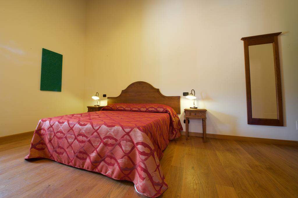 Rosso Porpora Villa Colle Umberto  Exterior photo