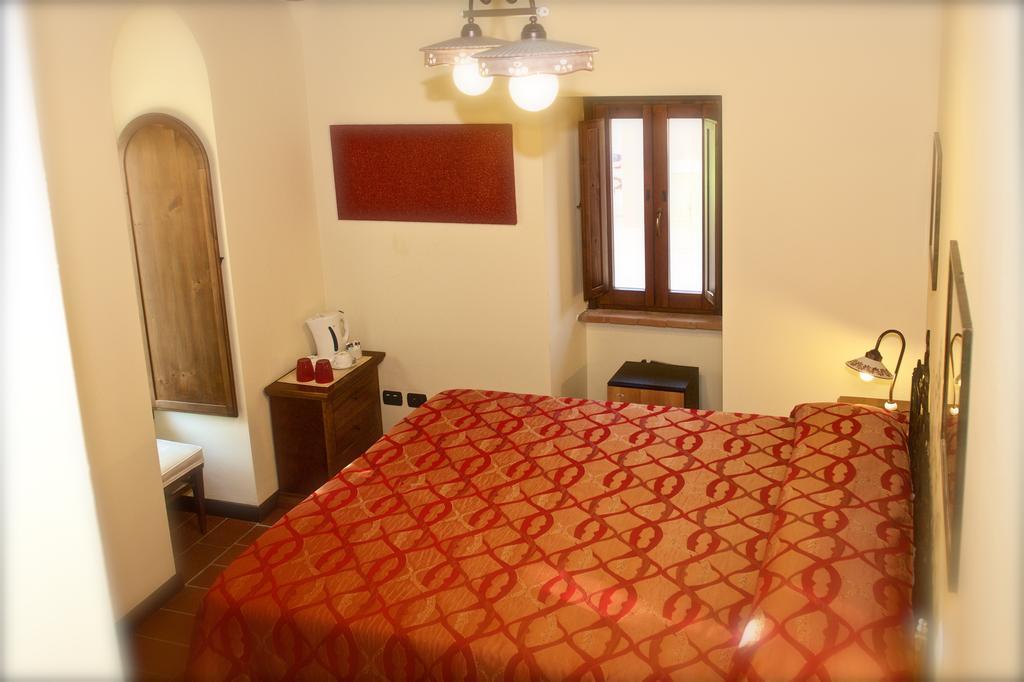 Rosso Porpora Villa Colle Umberto  Exterior photo