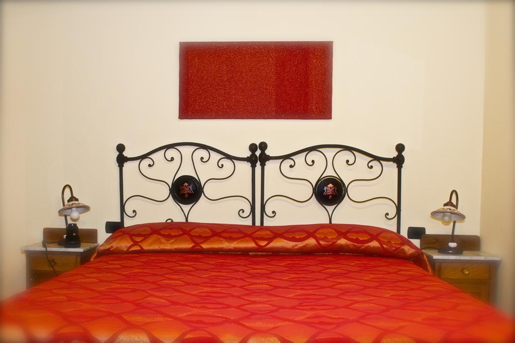 Rosso Porpora Villa Colle Umberto  Exterior photo