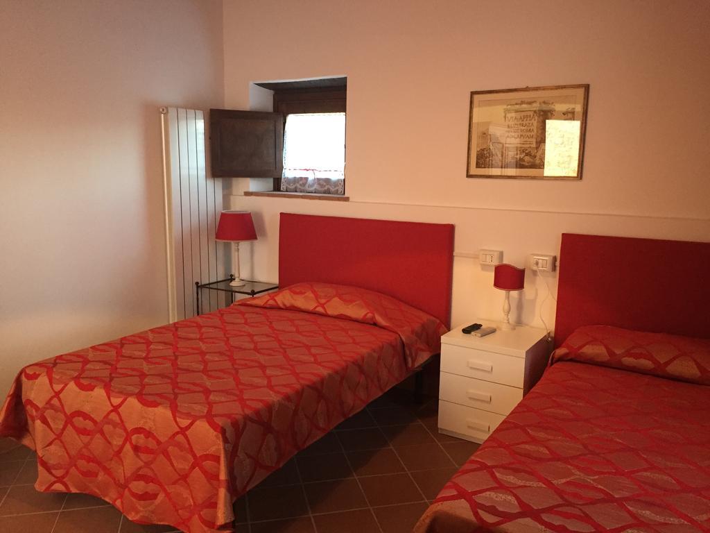 Rosso Porpora Villa Colle Umberto  Exterior photo